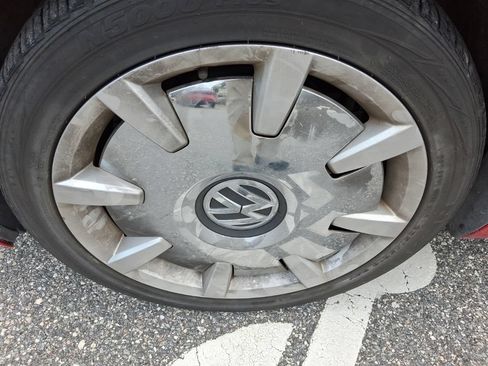 Used 2012 Volkswagen Beetle 2.5 FWD image 11