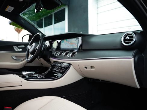 Used 2017 Mercedes-Benz E 300 4MATIC image 54