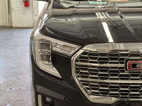 Used 2022 GMC Terrain Denali w/ LPO, 'HIT The Road' Package AWD/4WD image 8
