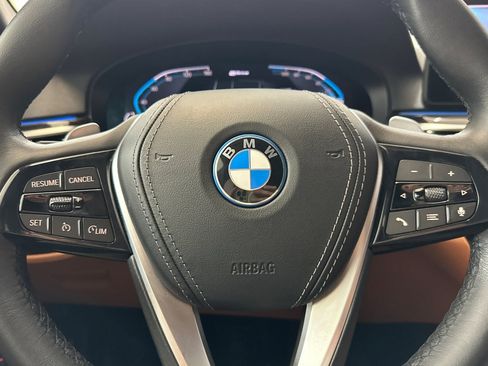 Used 2023 BMW 530e w/ Convenience Package image 16