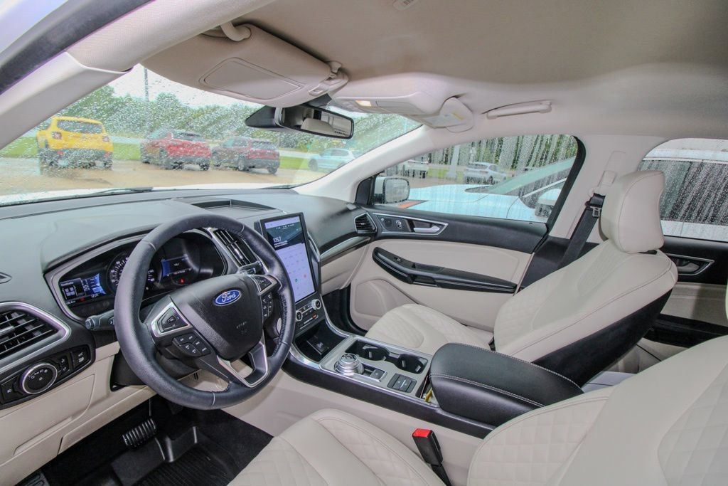 Used 2023 Ford Edge Titanium AWD/4WD image 15