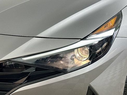 Used 2023 Hyundai Elantra SEL w/ Convenience Package FWD image 25