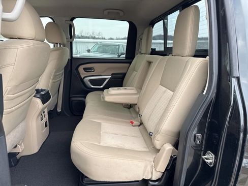 Used 2017 Nissan Titan SV image 43