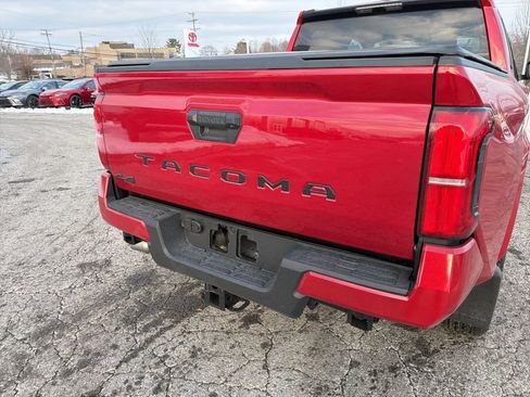 Used 2026 Toyota Tacoma SR5 AWD/4WD image 4