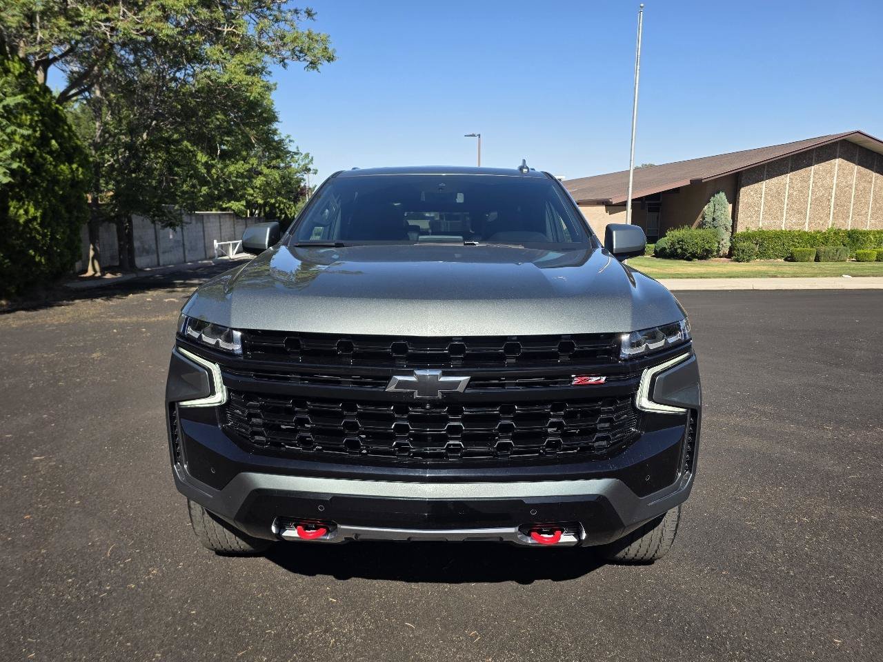Used 2023 Chevrolet Tahoe Z71 w/ Luxury Package AWD/4WD image 7