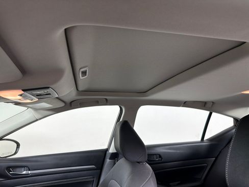 Used 2023 Nissan Altima 2.5 SV w/ SV Premium Package FWD image 14