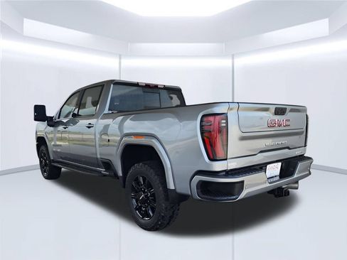 Used 2024 GMC Sierra 2500 AT4 w/ AT4 Premium Plus Package AWD/4WD image 8