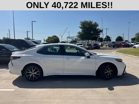 Used 2023 Toyota Camry SE w/ Convenience Package FWD image 2