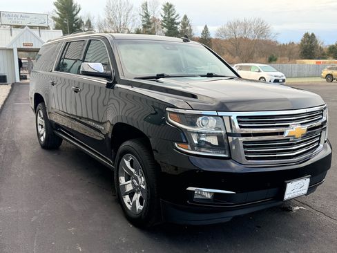 Used 2015 Chevrolet Suburban LTZ image 3