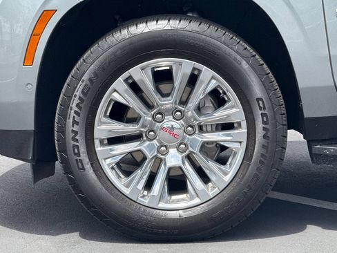 Used 2025 GMC Yukon XL Denali AWD/4WD image 15