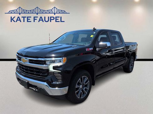 Used 2023 Chevrolet Silverado 1500 LT w/ Z71 Off-Road Package AWD/4WD image 3