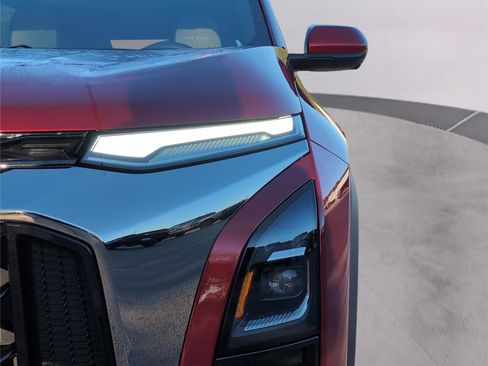 Used 2025 Chevrolet Equinox ACTIV w/ Safety and Technology Package image 12