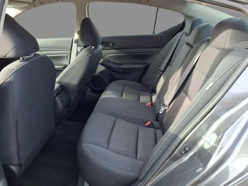 Used 2025 Nissan Altima 2.5 SV image 5