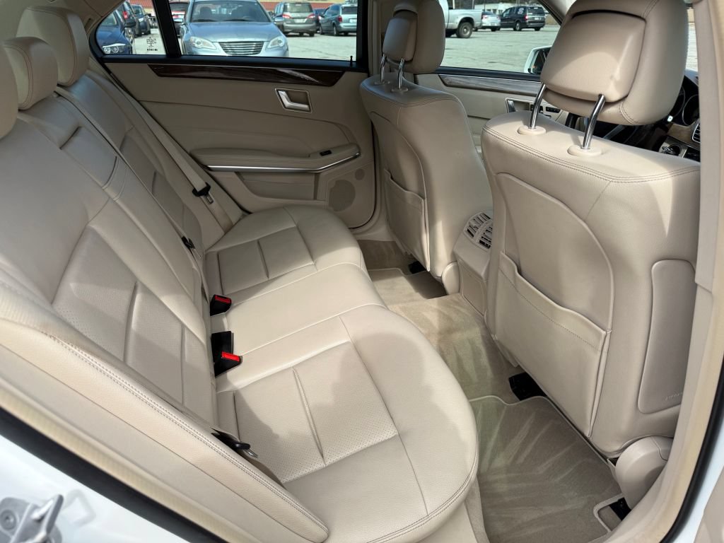 Used 2014 Mercedes-Benz E 350 Sedan image 25