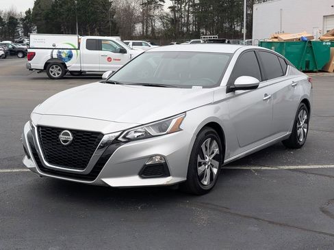 Used 2020 Nissan Altima 2.5 S image 3