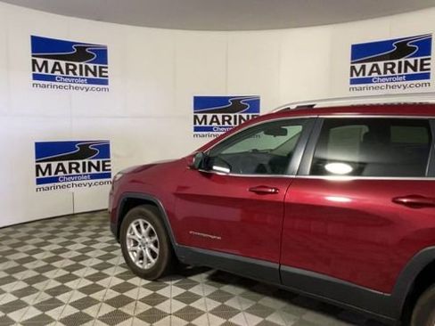 Used 2017 Jeep Cherokee Latitude w/ True North Edition AWD/4WD image 8