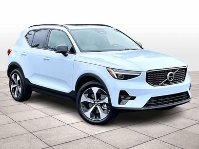 Used 2026 Volvo XC40 B5 Plus w/ Protection Package Premier