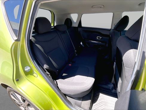 Used 2015 Kia Soul ! FWD image 23