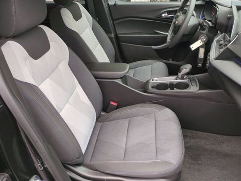 Certified 2024 Chevrolet Trax LS FWD image 24