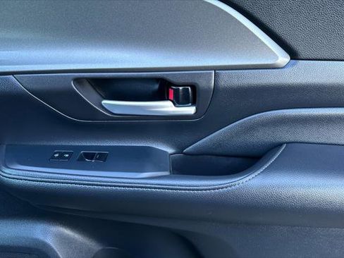 Certified 2025 Toyota Grand Highlander AWD image 20