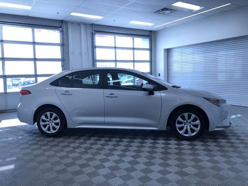 Certified 2025 Toyota Corolla LE image 34