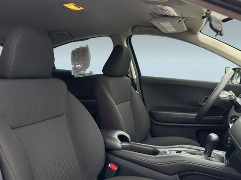 Used 2018 Honda HR-V LX image 30