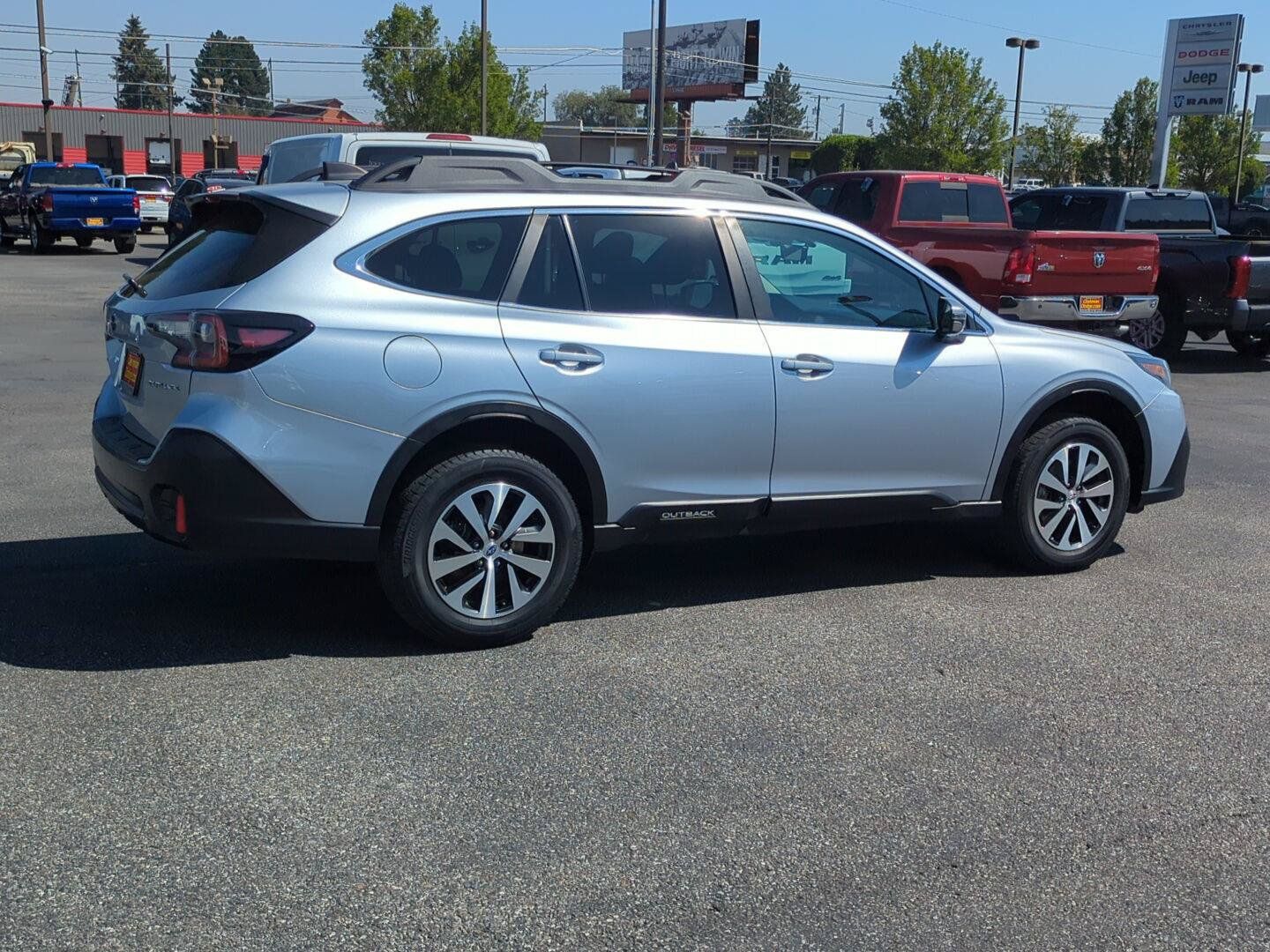Used 2020 Subaru Outback Premium w/ Popular Package #1 AWD/4WD image 6