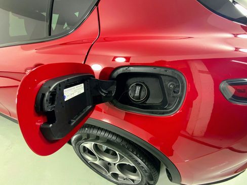 New 2025 Alfa Romeo Stelvio Sprint image 11