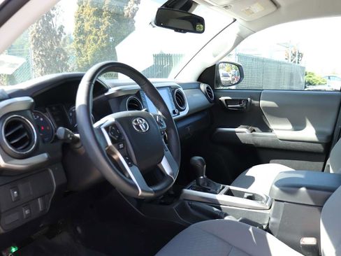 Used 2022 Toyota Tacoma SR5 AWD/4WD image 10