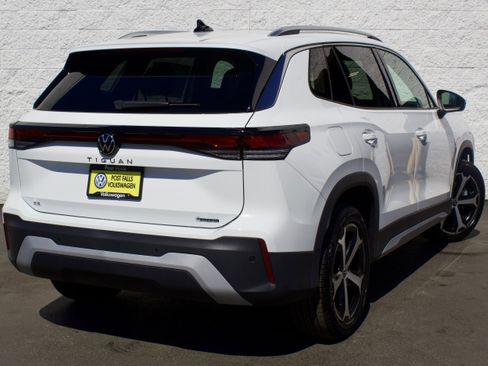 New 2026 Volkswagen Tiguan SE AWD/4WD image 8