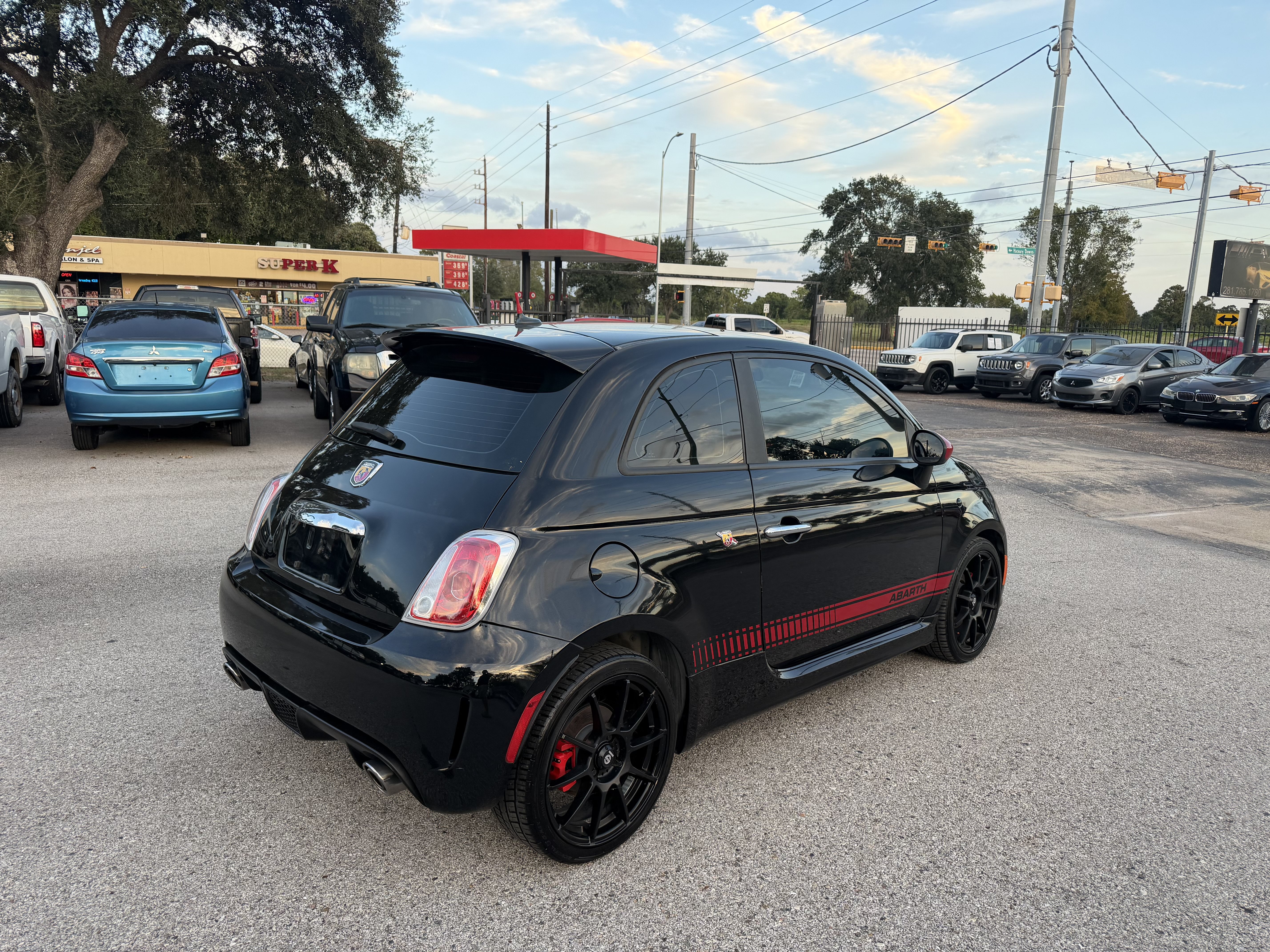 Used 2015 FIAT 500 Abarth w/ Beats Audio Package FWD image 7