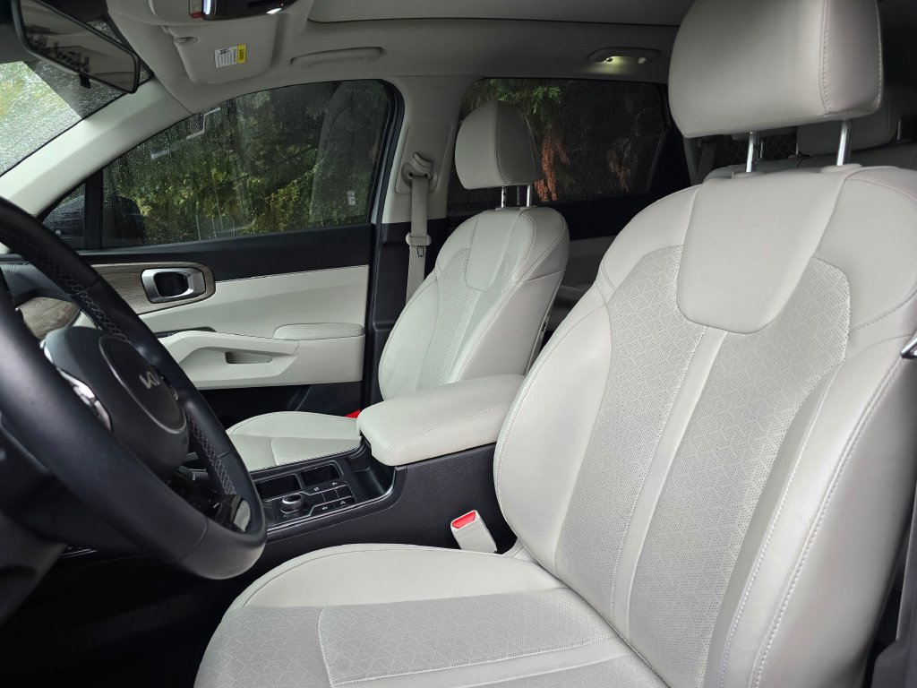 Certified 2023 Kia Sorento S w/ Panoramic Sunroof Package AWD/4WD image 12