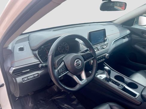 Used 2021 Nissan Altima 2.5 SR FWD image 9
