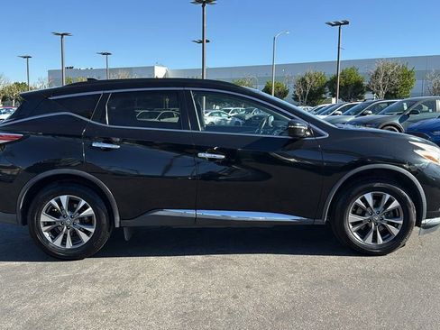 Used 2017 Nissan Murano SV image 2
