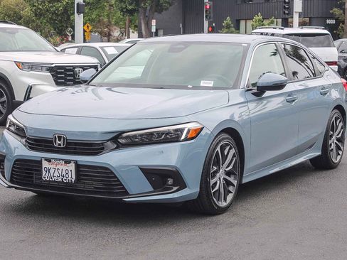 Used 2024 Honda Civic Touring image 3