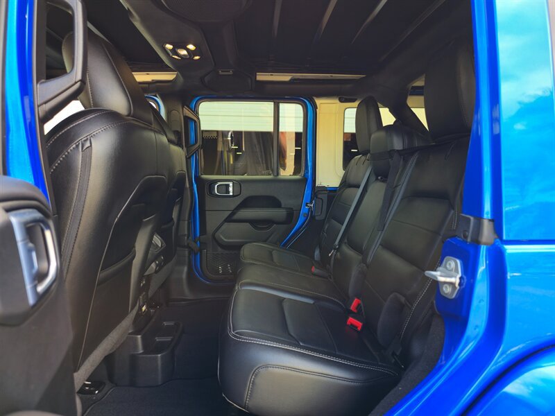 Used 2021 Jeep Wrangler Unlimited Sahara AWD/4WD image 25