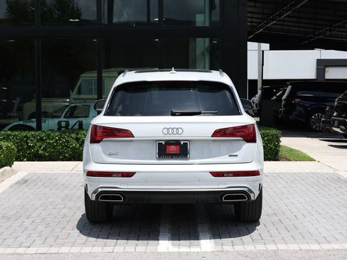 Used 2024 Audi Q5 2.0T Premium w/ Convenience Package AWD/4WD image 6