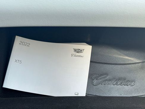Used 2022 Cadillac XT5 Premium Luxury image 9