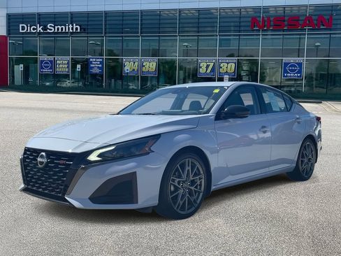 Used 2023 Nissan Altima 2.0 SR image 3