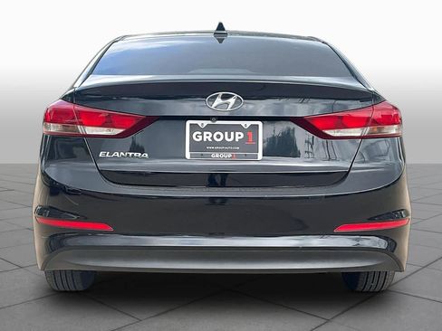 Used 2017 Hyundai Elantra SE FWD image 5