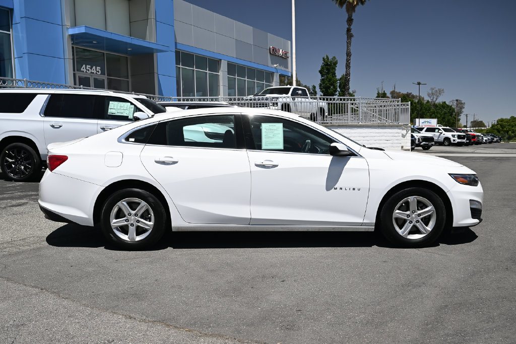 Used 2024 Chevrolet Malibu LT FWD image 3