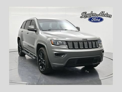 Used 2022 Jeep Grand Cherokee Laredo X AWD/4WD image 1