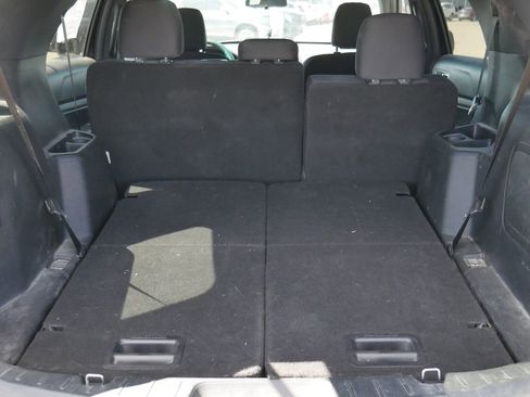 Used 2019 Ford Explorer XLT w/ Class III Trailer Tow Package AWD/4WD image 18