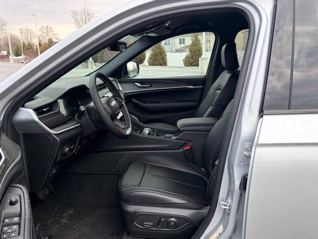 New 2026 Jeep Grand Cherokee Limited AWD/4WD image 16