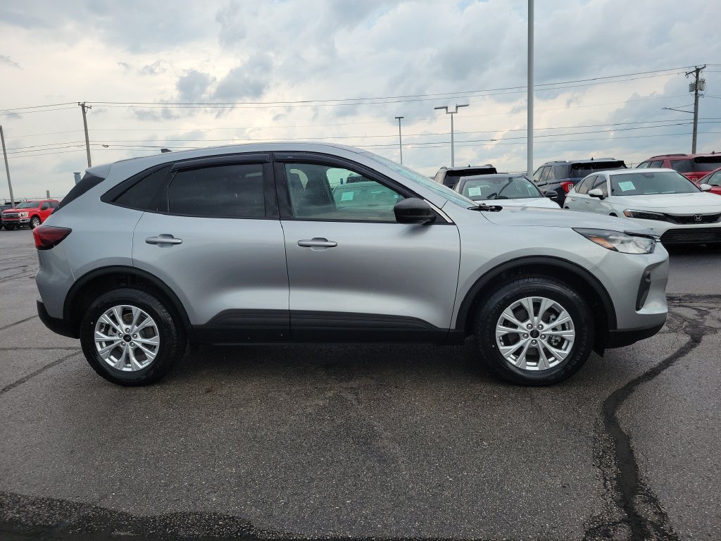 Certified 2023 Ford Escape Active w/ Tech Pack #1 AWD/4WD image 3
