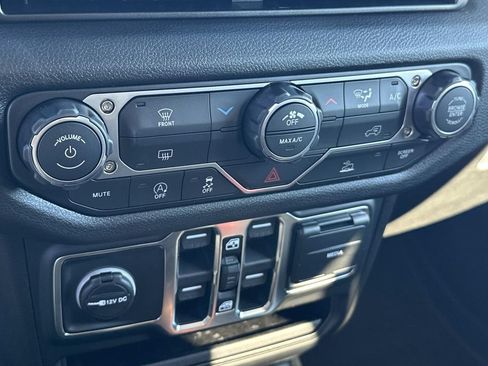 New 2026 Jeep Gladiator Sport AWD/4WD image 19