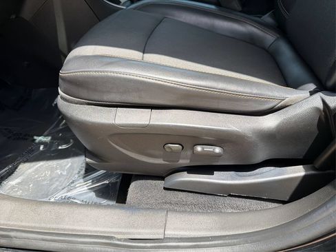 Used 2019 Chevrolet Trax LT w/ Redline Edition FWD image 19