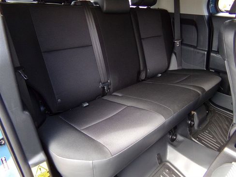 Used 2011 Toyota FJ Cruiser 4WD w/ Convenience Pkg image 31