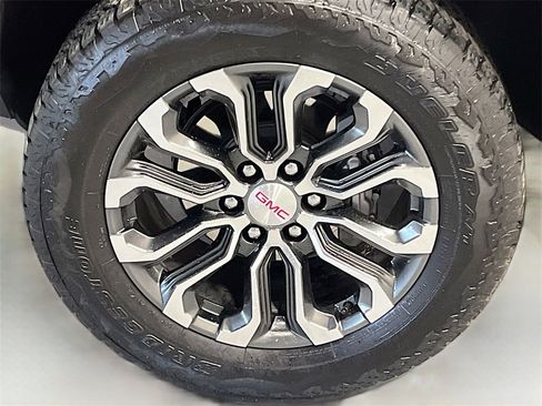 Used 2025 GMC Canyon Denali image 33