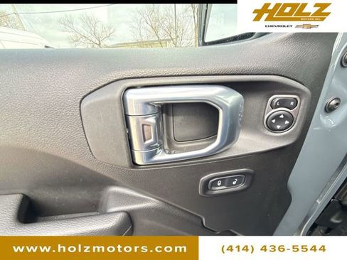 Used 2026 Jeep Wrangler Unlimited Rubicon AWD/4WD image 25